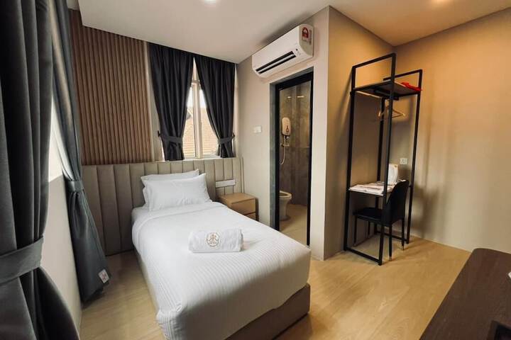 Room 9 of 41