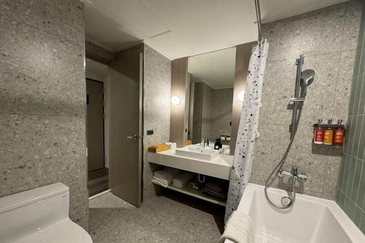 Room 21 of 55