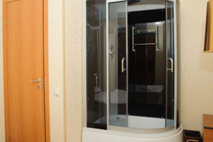 Room 14 of 65