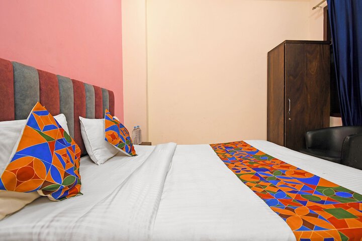 Room 10 of 25