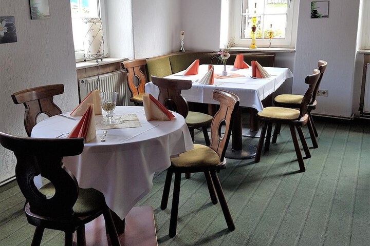 Dining 50 of 60