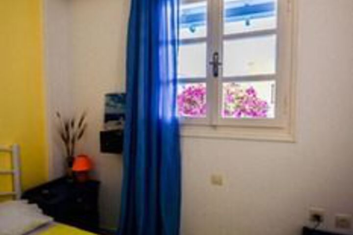 Room 43 of 65