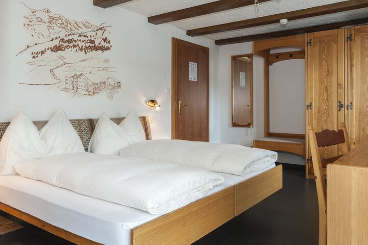 Room 18 of 53