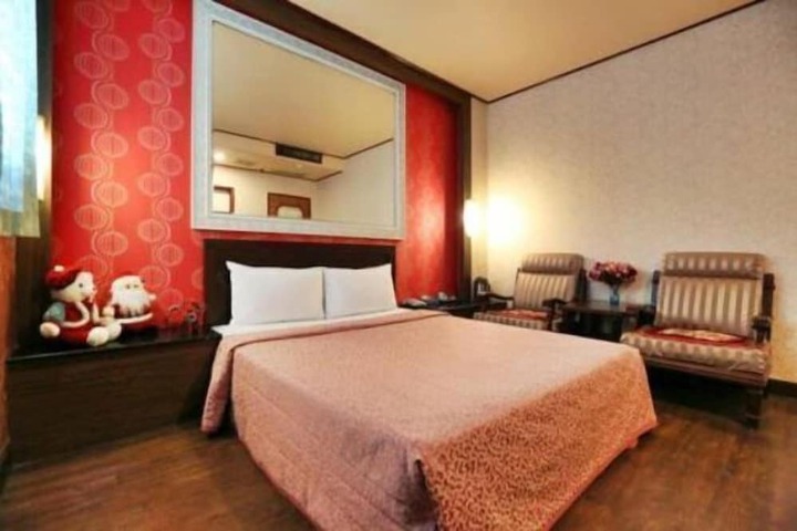 Room 14 of 46