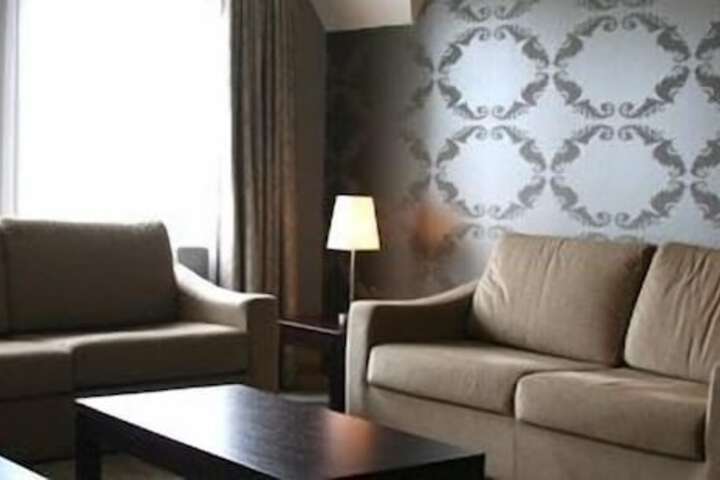 Room 16 of 34