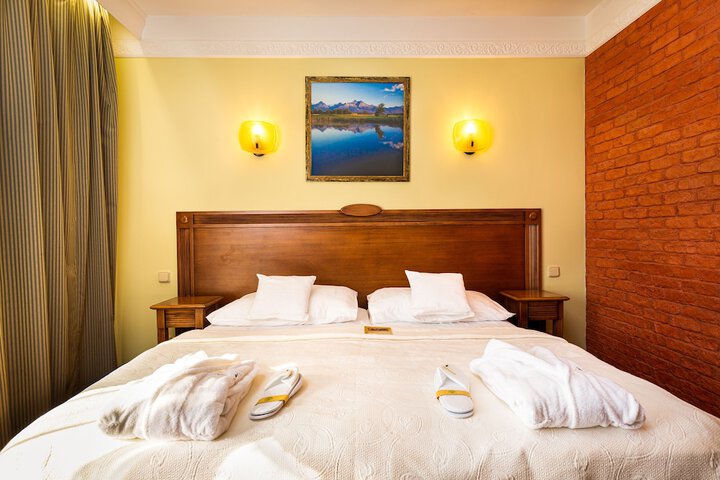 Room 7 of 48