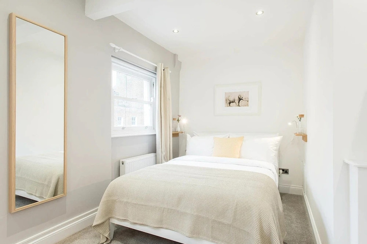 Room 2 of 11