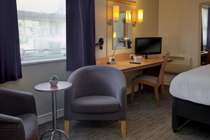 Room 21 of 36