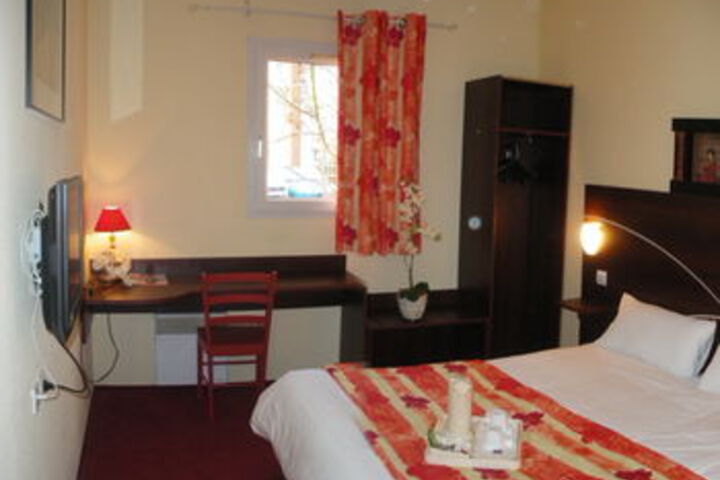 Room 2 of 11