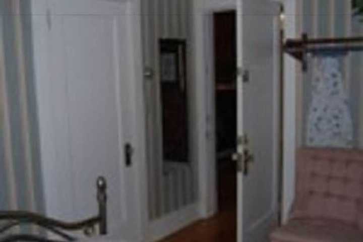 Room 24 of 63