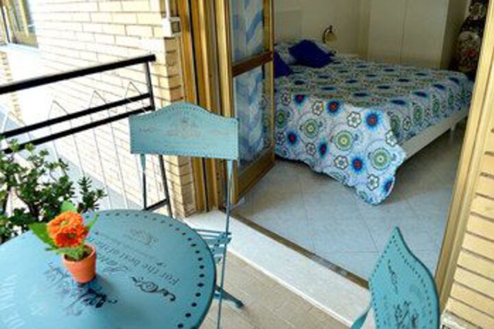 Room 12 of 22