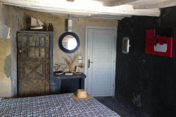 Room 9 of 10