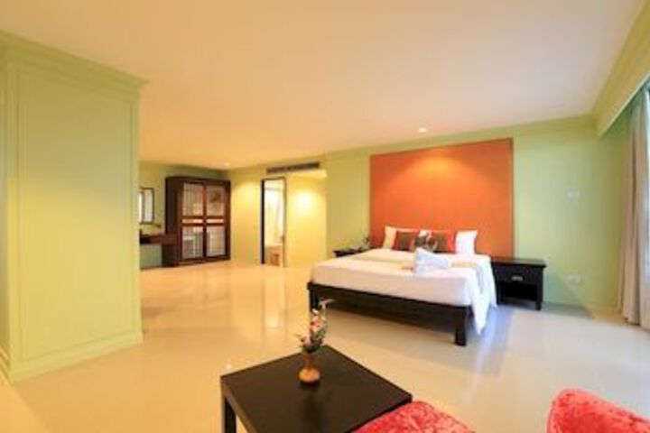 Room 37 of 103