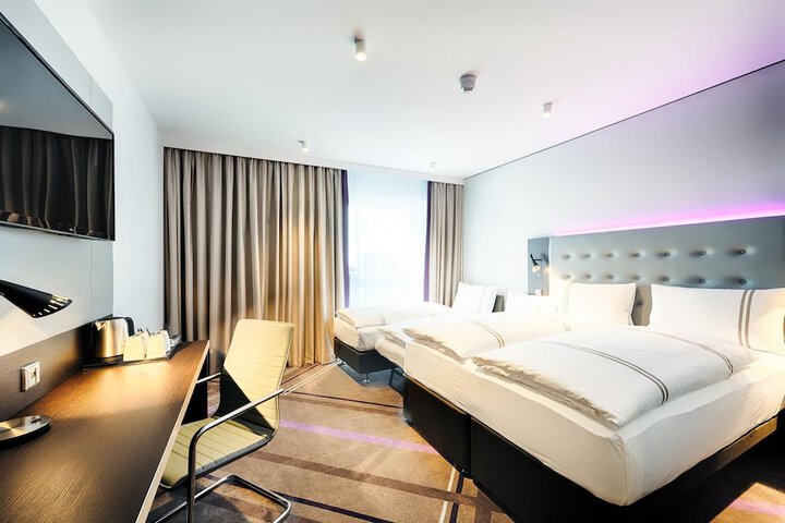 Room 12 of 36