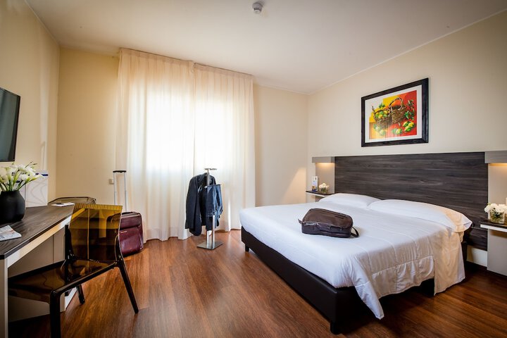 Room 22 of 80