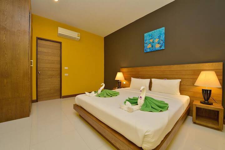 Room 8 of 38