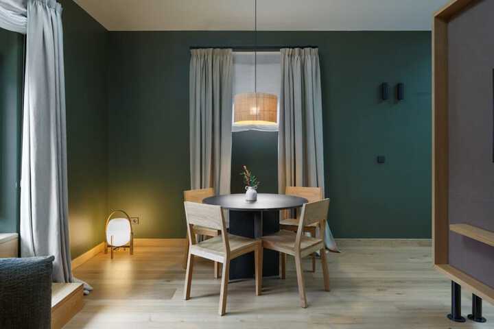 Room 55 of 90