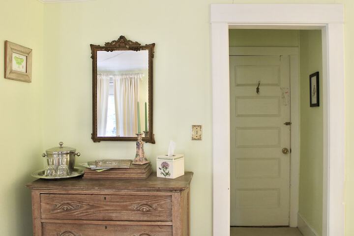 Room 9 of 46