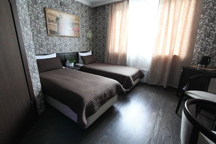 Room 9 of 21