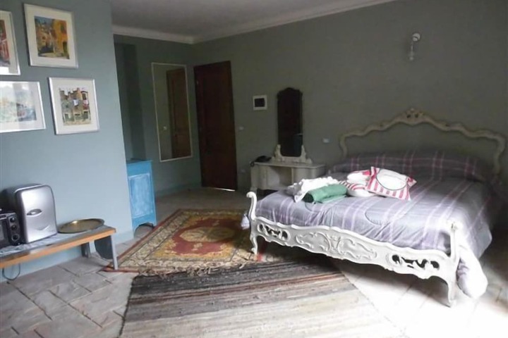 Room 12 of 50
