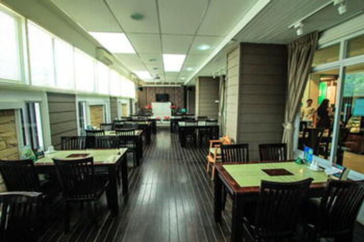 Dining 11 of 11