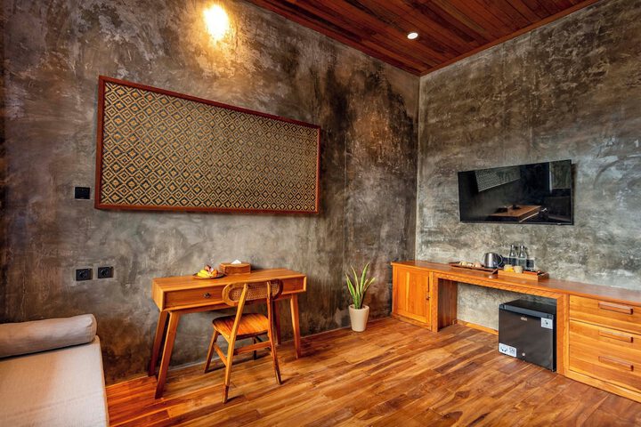 Room 27 of 68