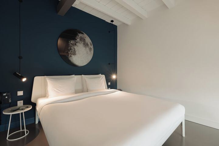 Room 6 of 58