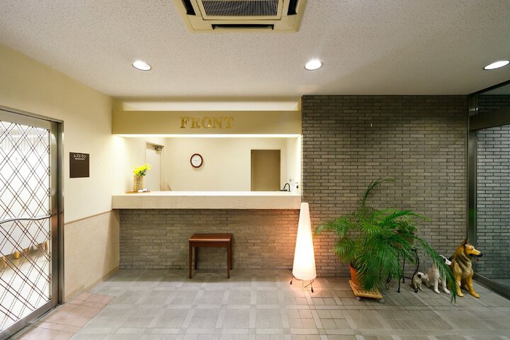 Entrance & Lobby