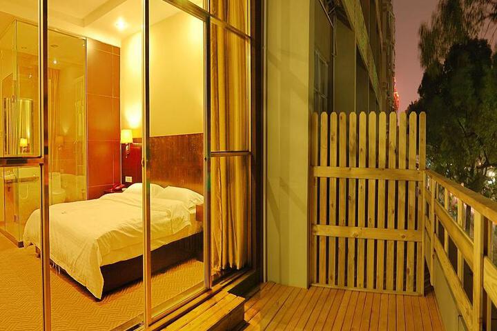 Yue Hui Riverview Hotel