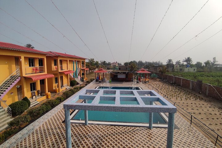 Pool 53 of 63