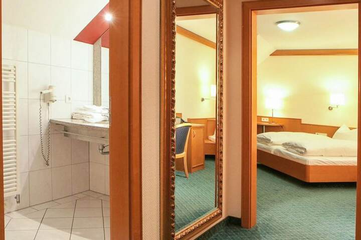 Room 20 of 42