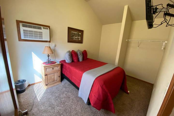 Room 12 of 46