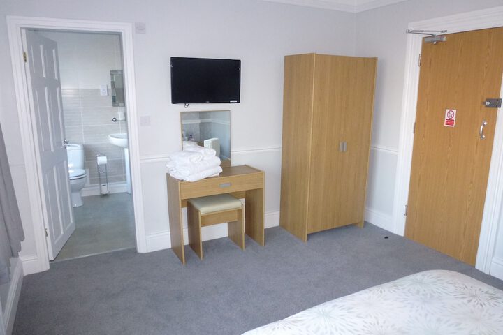 Room 5 of 37