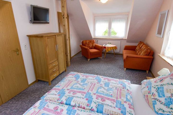 Room 7 of 19