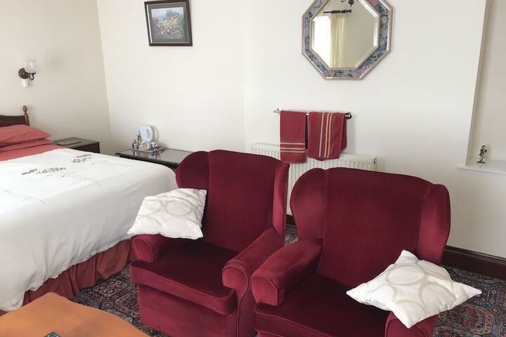Room 4 of 14