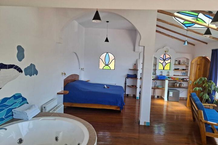 Room 32 of 82