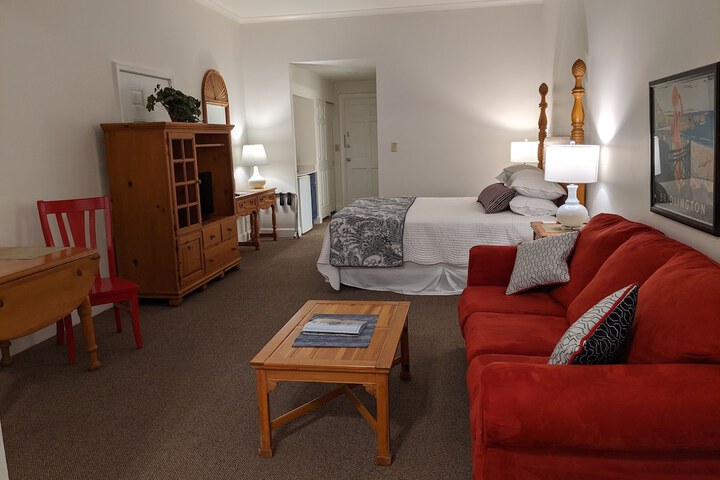 Room 16 of 36