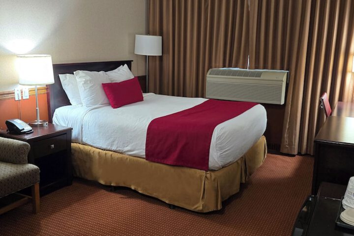 Room 15 of 28