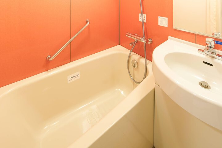 Room 10 of 26
