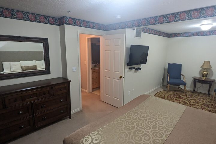 Room 23 of 106