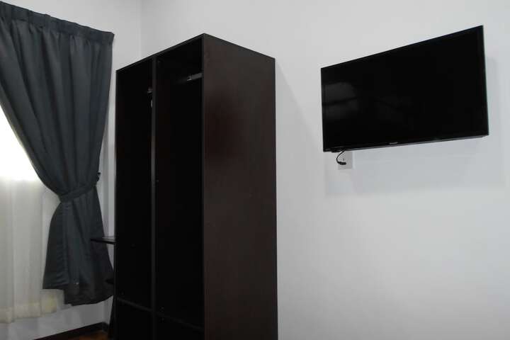 Room 27 of 51