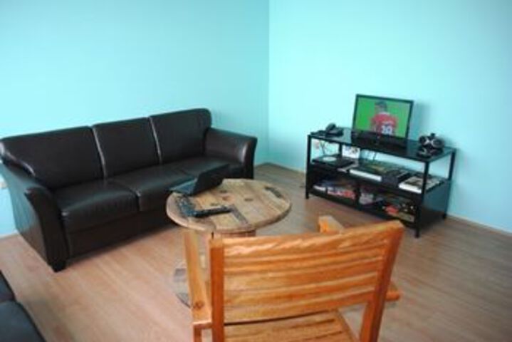 Room 7 of 12