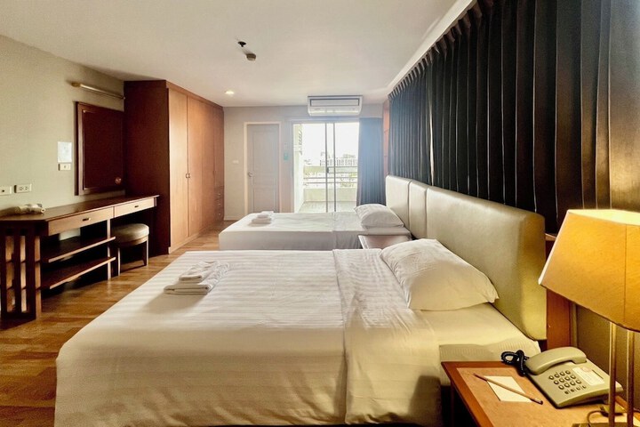 Room 15 of 111