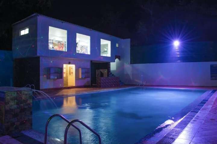 Pool 12 of 16