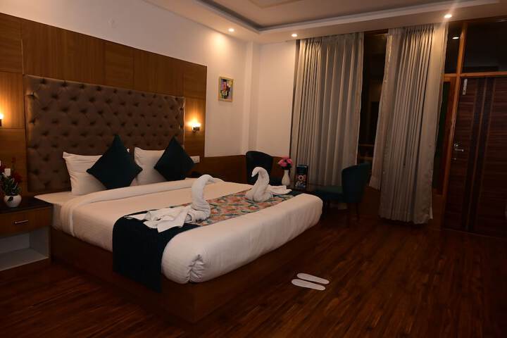 Room 12 of 24