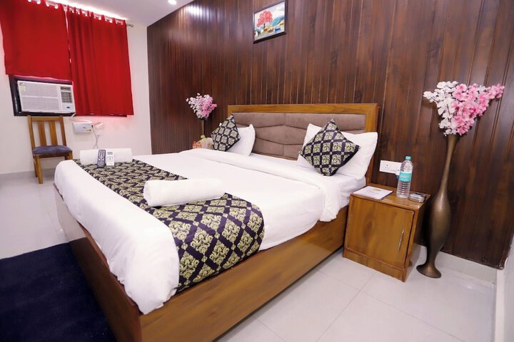 Room 13 of 23