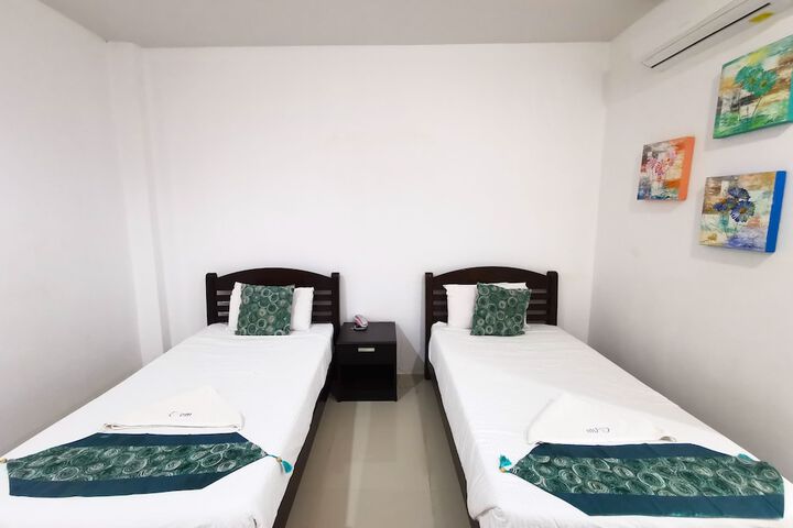 Room 7 of 32