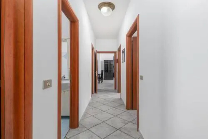 Room 12 of 17
