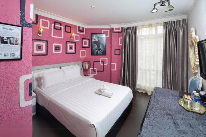 Room 4 of 15