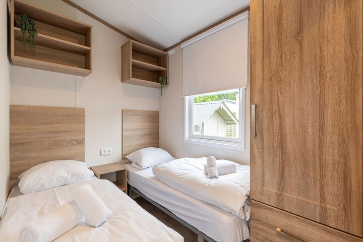 Room 3 of 43